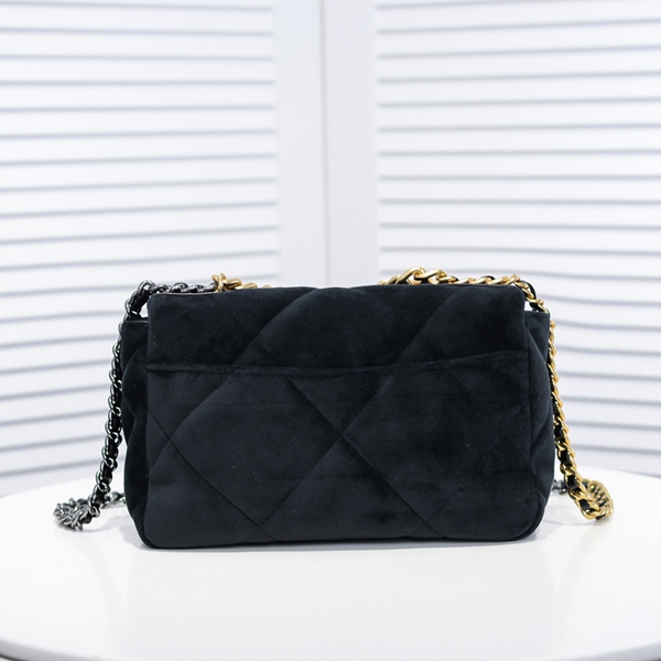 シャネルバッグ背面デザイン